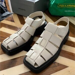 Vagabond White Sandals with Closed-Toe Design